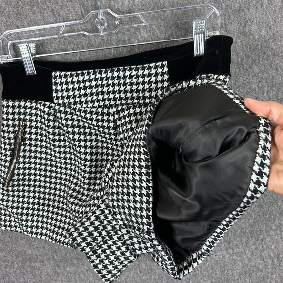 Five Plus Shorts Womens Large, Runs Smaller, Black White Houndstooth Lined - Picture 10 of 15